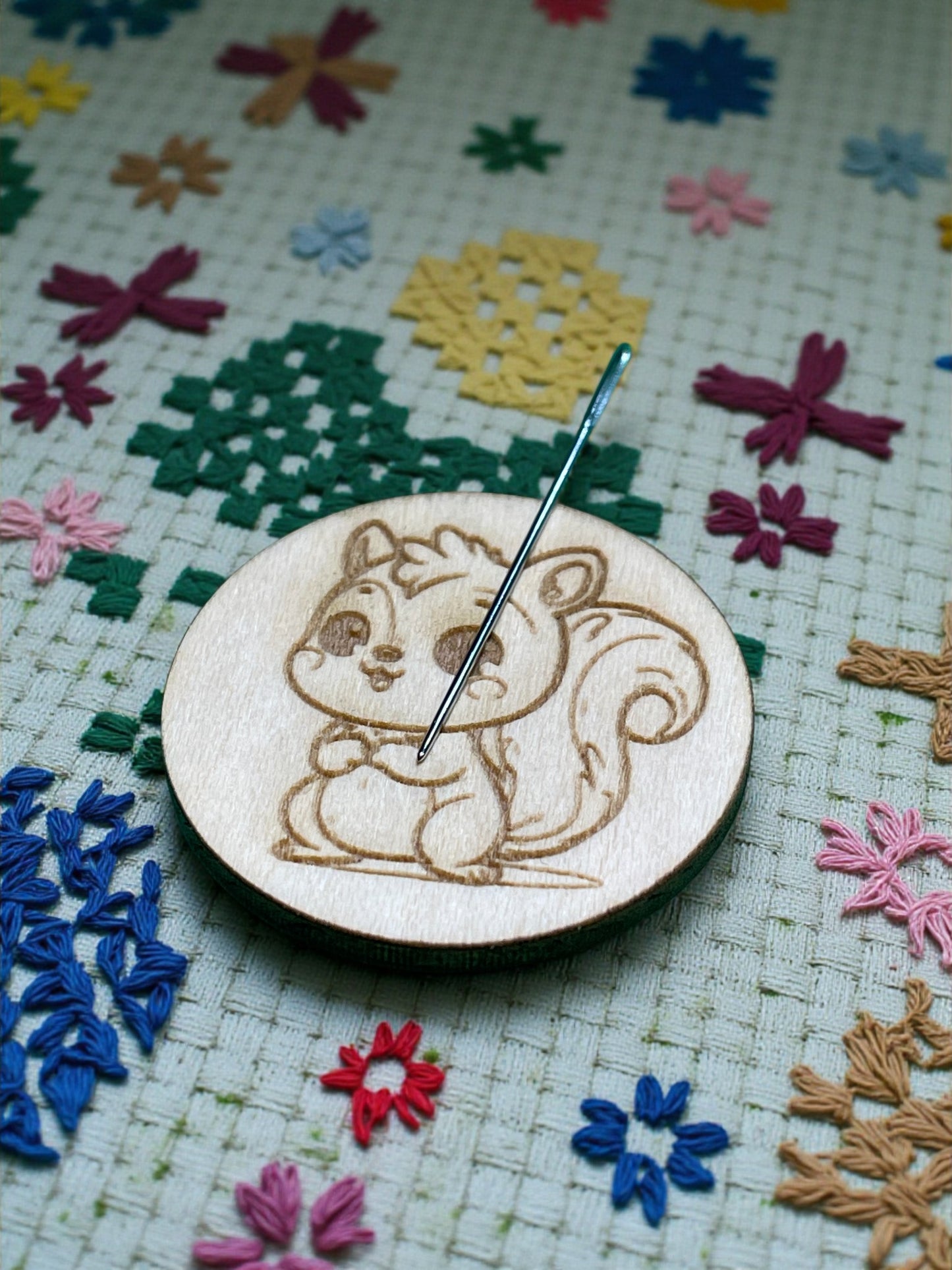 Cute Animal Wooden Needle Minders (Set of 7) – Laser Engraved Magnetic Needle Minder Set