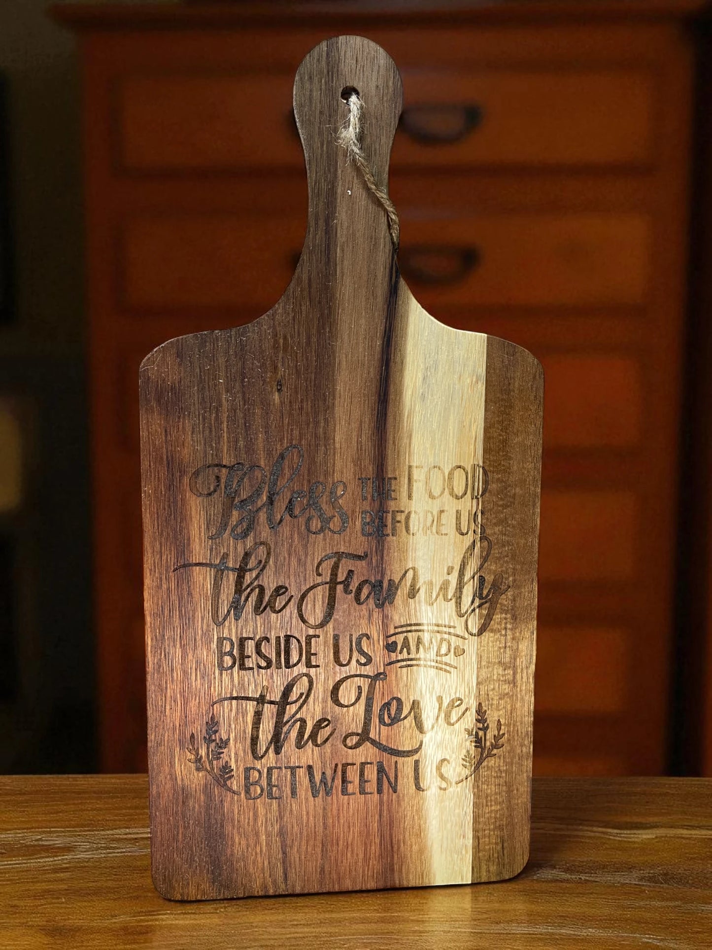 Custom Engraved Acacia Wood Cutting Board – 15 x 7 Inch Chopping & Serving Board with Handle