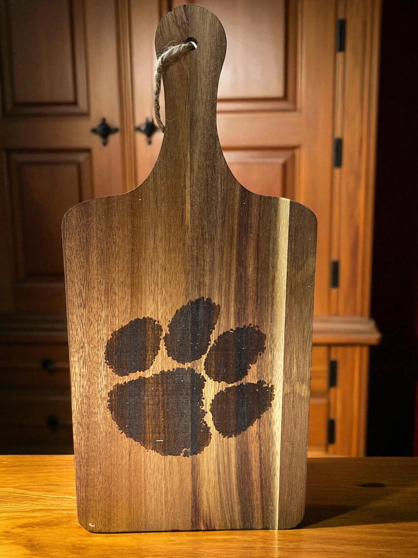 Custom Engraved Acacia Wood Cutting Board – 15 x 7 Inch Chopping & Serving Board with Handle