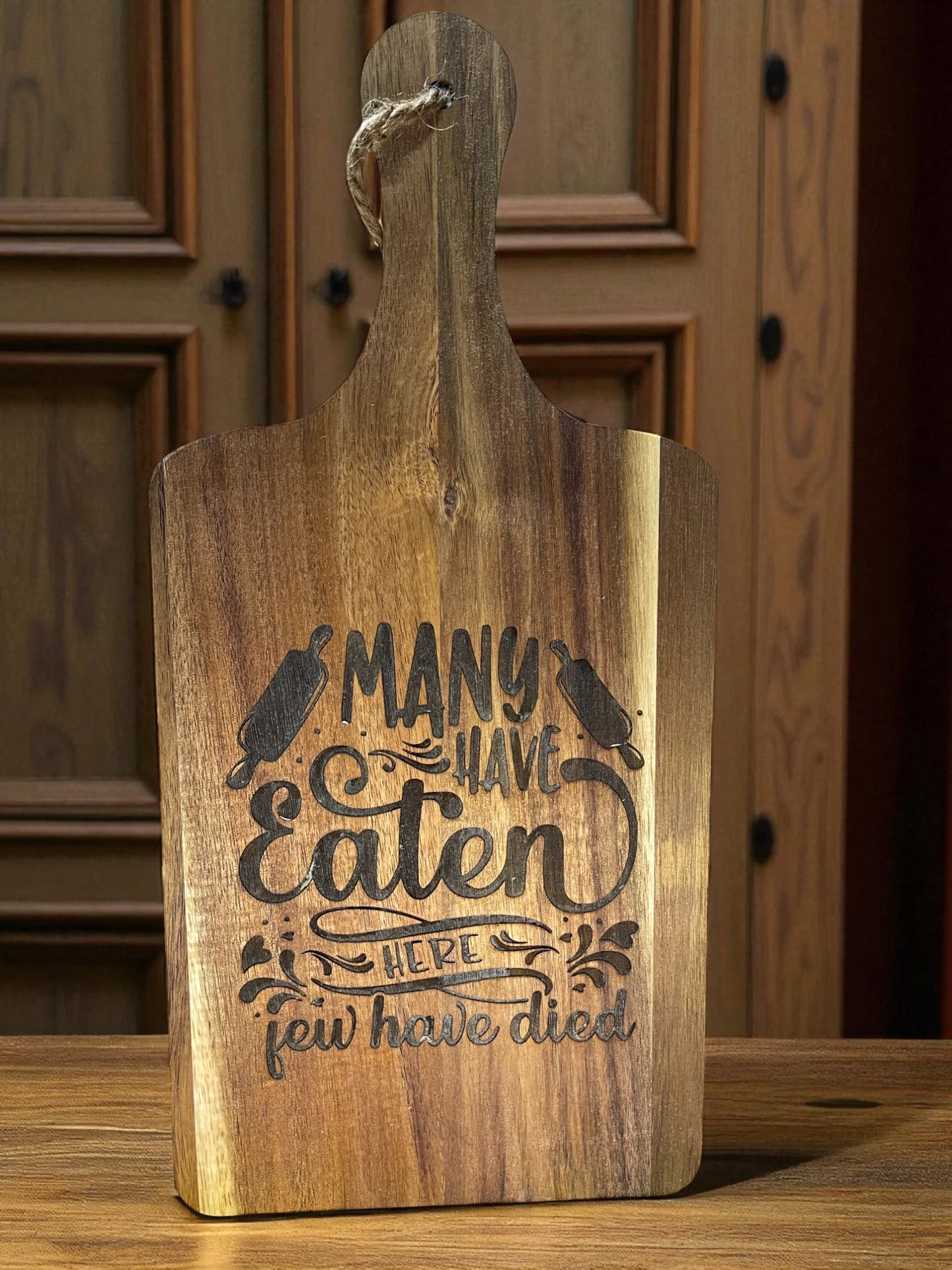 Custom Engraved Acacia Wood Cutting Board – 15 x 7 Inch Chopping & Serving Board with Handle